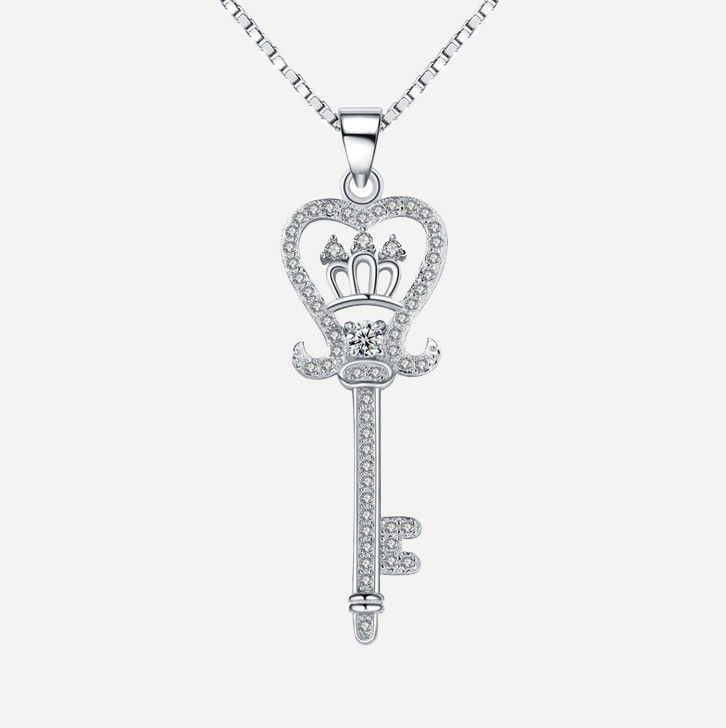 Charmant Collier En Argent Sterling 925 Avec Clé De La Couronne En Argent Sterling