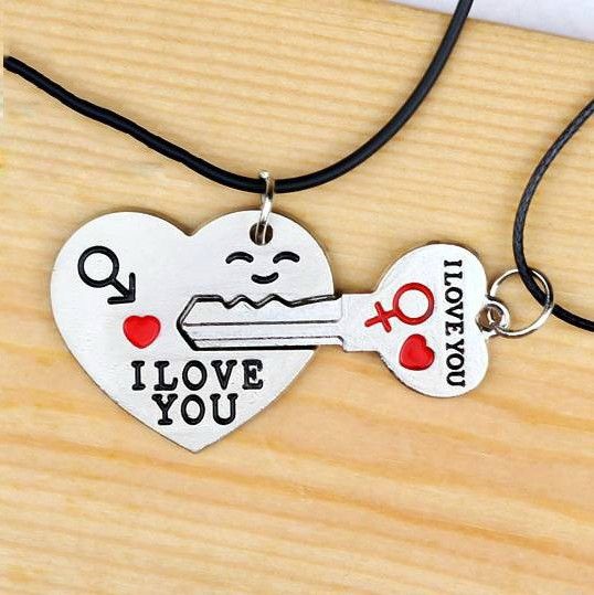 Coeur Romantique Et Clé En Alliage Plaqué Argent Avec Collier D'amant De Corde En Cuir (prix Pour Une Paire)