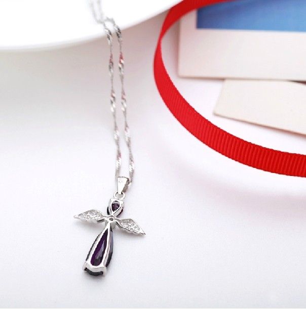 Collier De Pierres Précieuses Violettes Incrustées D'ailes D'ange En Argent 925