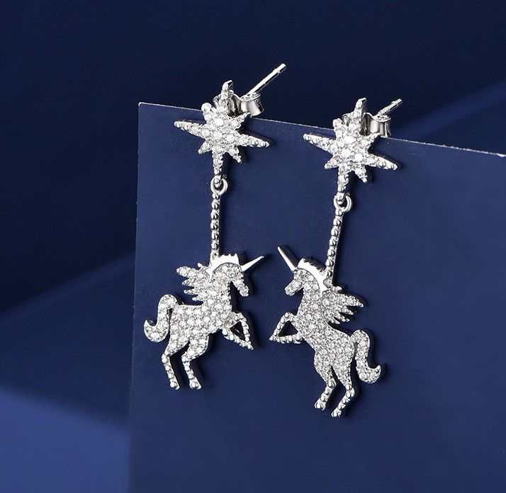 2019 Nouvelles Boucles D'oreilles Licorne En Argent Sterling Une Paire De Boucles D'oreilles Pour Filles Adolescents Garçons Étudiants Femmes