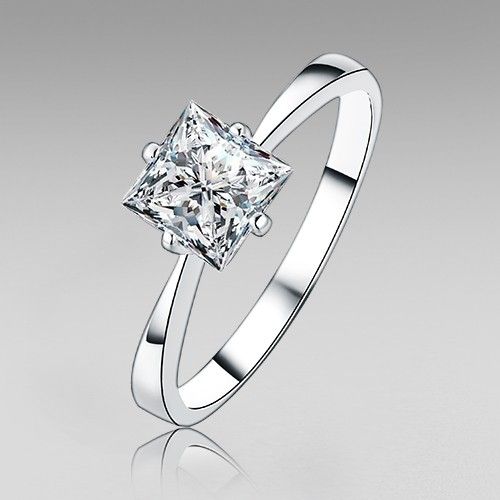 1.0ct Bague De Fiançailles En Zircone Cubique Taille Princesse Pour Femme Avec Style À 4 Griffes En Argent Sterling 925