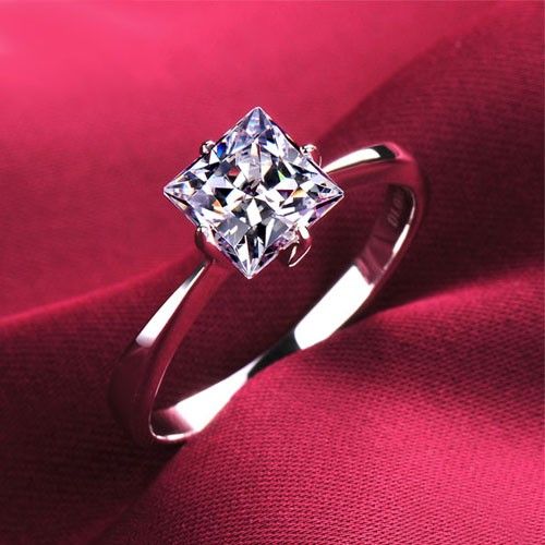 1.0ct Bague De Fiançailles En Zircone Cubique Taille Princesse Pour Femme Avec Style À 4 Griffes En Argent Sterling 925