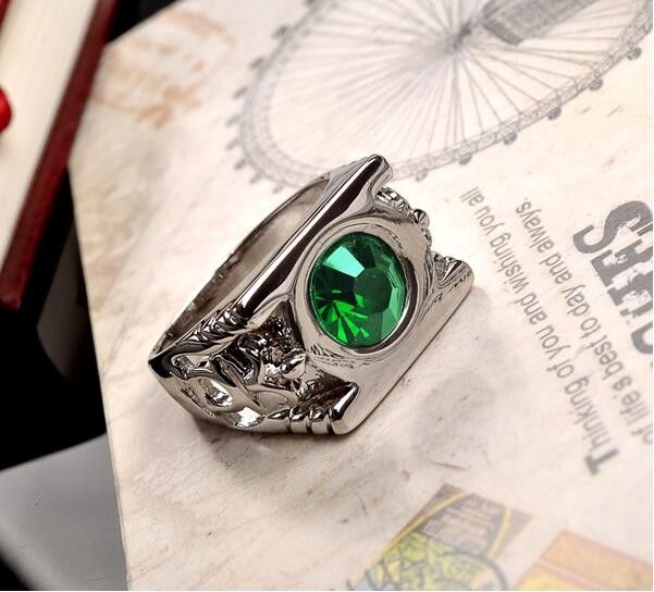 Anneau De Lanterne Verte En Cristal