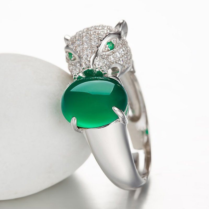 Bague Dominante En Argent 925 Incrusté De Calcédoine Verte Naturelle En Forme De Léopard