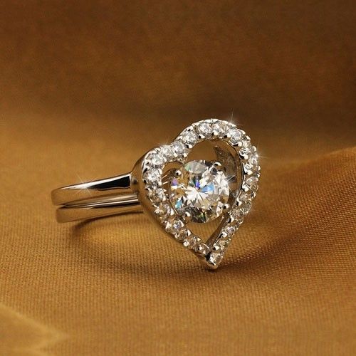 Diamant En Forme De Coeur Romantique Avec Bague De Mariage En Cristal