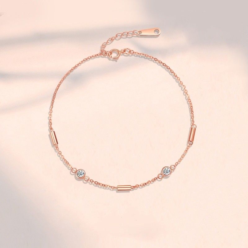 Bracelet À Breloques Rose Simple Pour Femme En Or 18 Carats