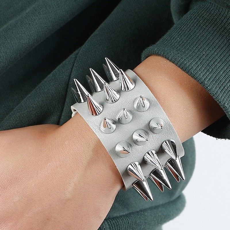 Bracelet En Cuir À Pointe Unique Pour Femme